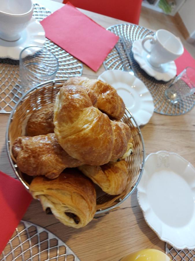 Le Moulin De L'Etang Hotel Chaneins Екстериор снимка